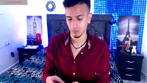 Snapshot of justin_melendez chatting on December 22, 1:01 am JUSTIN online show from December 22, 1:01 am
