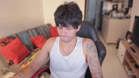 Snapshot of justin_stark1 chatting on October 14, 9:22 pm Diego online show from October 14, 9:22 pm