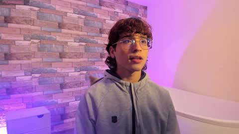  justin  online show from March 25, 12:09 pm