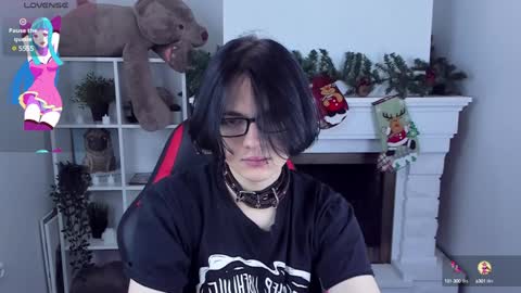 Snapshot of justin_twinkboy chatting on December 27, 8:07 pm JUSTIN online show from December 27, 8:07 pm