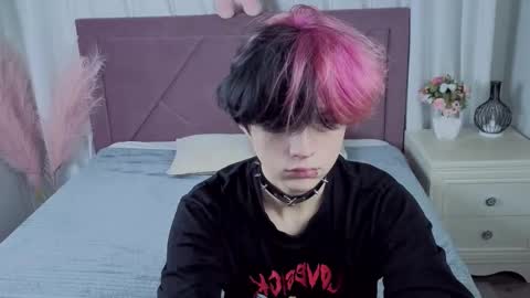 Snapshot of justin_twinkboy chatting on September 10, 8:51 pm JUSTIN online show from September 10, 8:51 pm