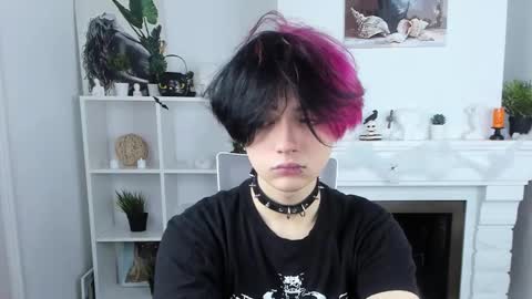 Snapshot of justin_twinkboy chatting on October 22, 12:20 pm JUSTIN online show from October 22, 12:20 pm