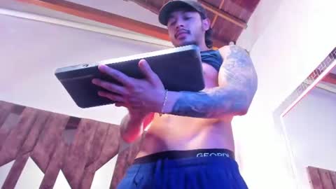 Justin White online show from June 11, 5:05 am