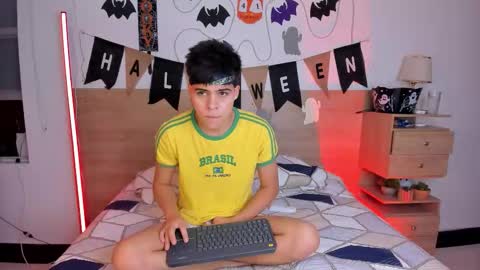 Justin online show from October 25, 1:02 pm