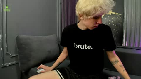 justTEEN online show from May 16, 10:23 am