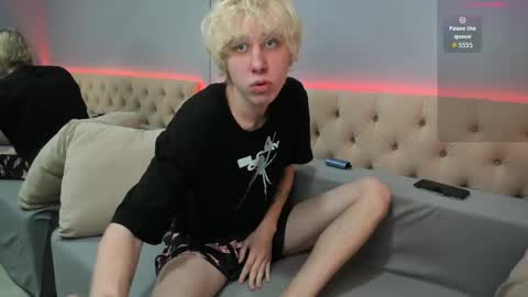 justTEEN online show from April 25, 4:48 am