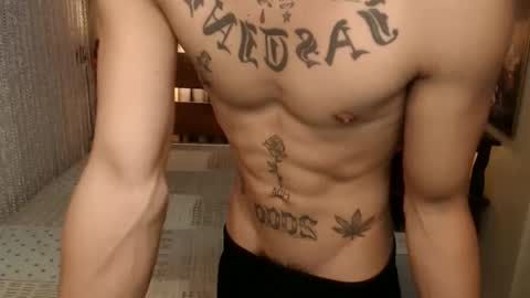 justine_hunk online show from April 13, 5:30 am