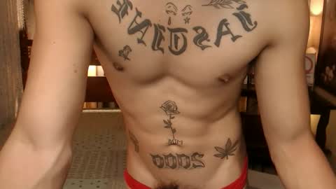 Snapshot of justine_hunk chatting on October 1, 4:49 am justine_hunk online show from October 1, 4:49 am