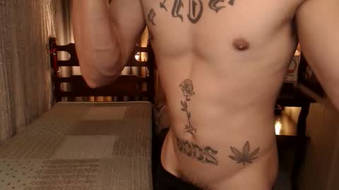 justine_hunk online show from April 26, 9:11 pm