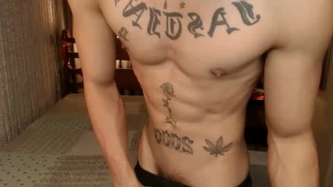 justine_hunk online show from March 4, 4:25 pm