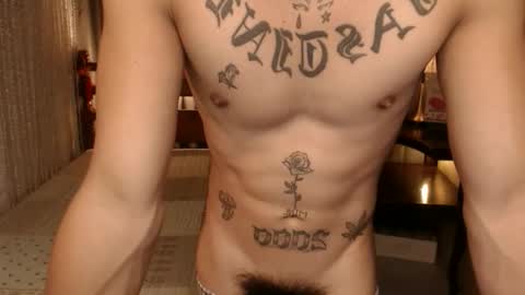 Snapshot of justine_hunk chatting on October 16, 5:04 am justine_hunk online show from October 16, 5:04 am