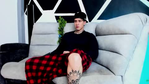 Snapshot of justinfuller_31 chatting on October 20, 7:29 pm justinfuller_31 online show from October 20, 7:29 pm