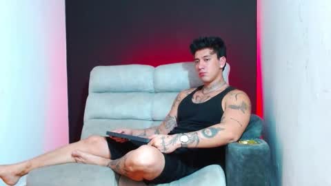 justinfuller_31 online show from February 7, 1:13 am