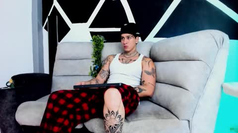 Snapshot of justinfuller_31 chatting on October 23, 4:21 pm justinfuller_31 online show from October 23, 4:21 pm