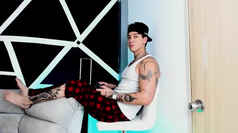 Snapshot of justinfuller_31 chatting on October 17, 6:56 pm justinfuller_31 online show from October 17, 6:56 pm