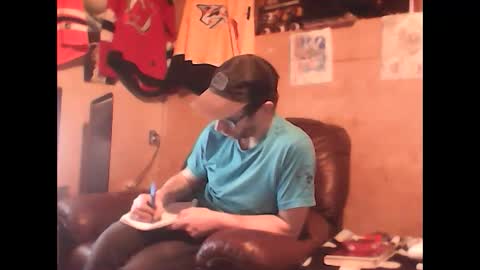 Snapshot of justinjerksit chatting on December 8, 3:10 am justinjerksit online show from December 8, 3:10 am