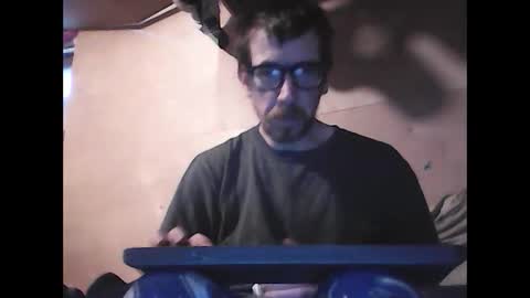 Snapshot of justinjerksit chatting on December 27, 5:05 pm justinjerksit online show from December 27, 5:05 pm