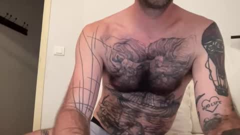 justmeandyou00 online show from October 22, 9:57 am