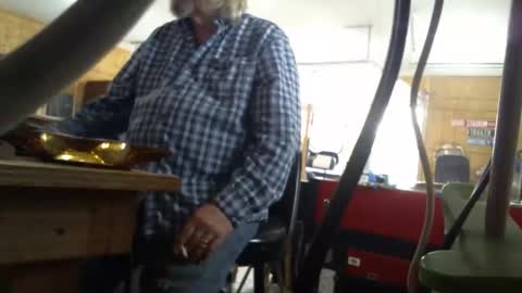 Snapshot of justmeohio chatting on October 24, 7:04 pm justmeohio online show from October 24, 7:04 pm