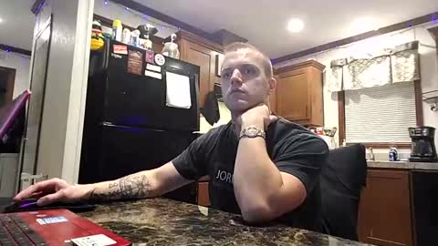 Snapshot of justus0624 chatting on October 8, 1:32 am justus0624 online show from October 8, 1:32 am