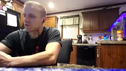 Snapshot of justus0624 chatting on October 3, 2:05 am justus0624 online show from October 3, 2:05 am