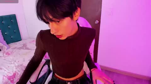 Juli 3 online show from February 18, 5:33 pm