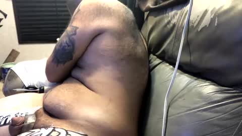 Snapshot of jvilla521 chatting on October 20, 10:19 am jvilla521 online show from October 20, 10:19 am