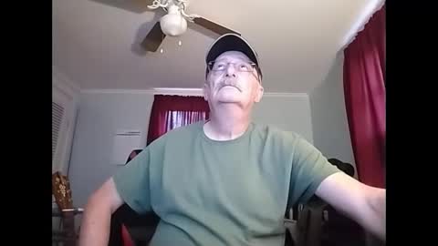 kabriggs136 online show from December 4, 9:57 pm
