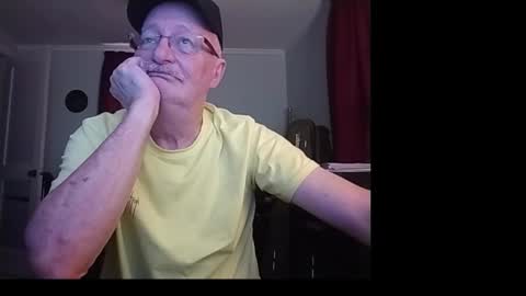 kabriggs136 online show from November 25, 9:39 pm