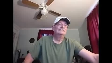 Snapshot of kabriggs137 chatting on February 3, 10:54 pm kabriggs137 online show from February 3, 10:54 pm