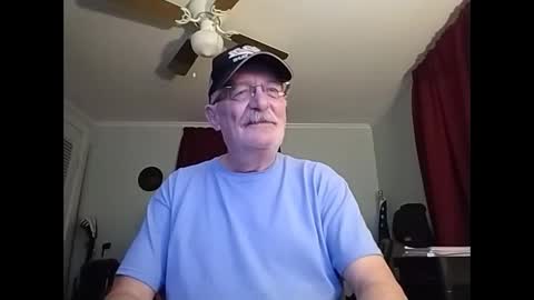Snapshot of kabriggs137 chatting on February 1, 1:23 am kabriggs137 online show from February 1, 1:23 am