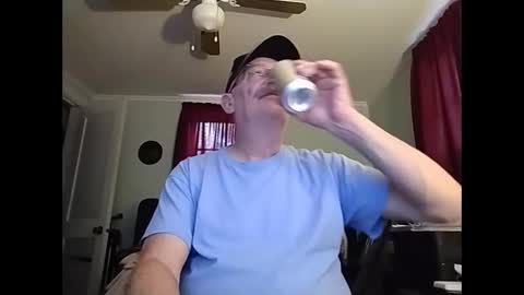 Snapshot of kabriggs137 chatting on March 12, 12:26 pm kabriggs137 online show from March 12, 12:26 pm