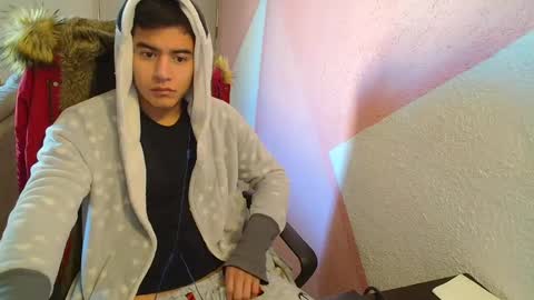 Snapshot of kael_art_d chatting on December 16, 4:16 pm kael_art_d online show from December 16, 4:16 pm