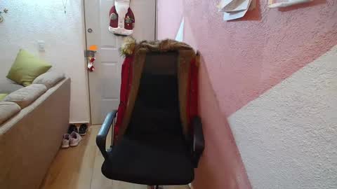 Snapshot of kael_art_d chatting on December 17, 3:39 am kael_art_d online show from December 17, 3:39 am