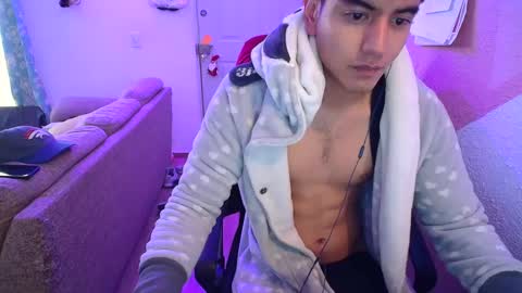 Snapshot of kael_art_d chatting on December 21, 10:41 pm kael_art_d online show from December 21, 10:41 pm