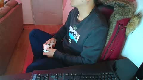 Snapshot of kael_art_d chatting on December 11, 5:21 pm kael_art_d online show from December 11, 5:21 pm