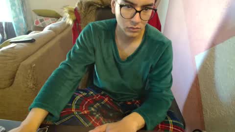 Snapshot of kael_art_d chatting on February 26, 3:52 pm kael_art_d online show from February 26, 3:52 pm