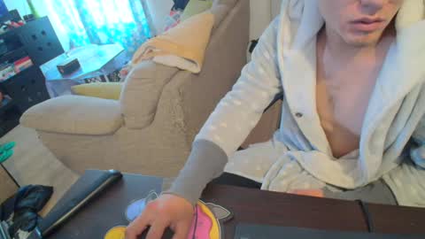 Snapshot of kael_art_d chatting on March 6, 9:09 pm kael_art_d online show from March 6, 9:09 pm
