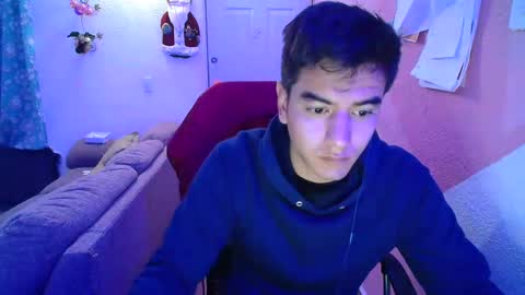 Snapshot of kael_art_d chatting on December 21, 12:38 pm kael_art_d online show from December 21, 12:38 pm