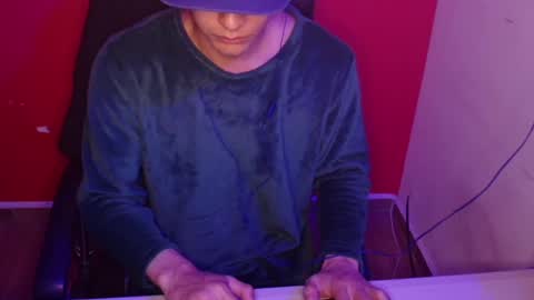 kael_art_d online show from November 9, 2:26 am