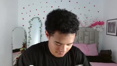 kael_fox online show from April 18, 6:09 pm