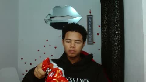 kael_fox online show from April 21, 6:47 pm