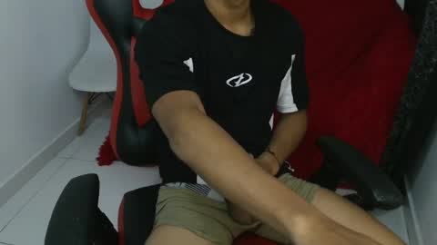 kael_fox online show from April 16, 9:39 pm