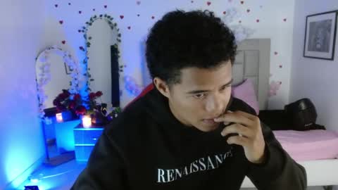 kael_fox online show from April 15, 7:58 pm