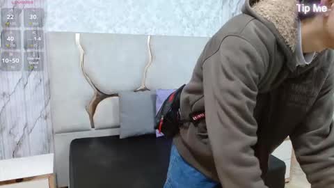 kaelwolf  online show from November 17, 7:06 pm