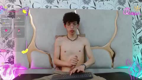 kai_tay1 online show from March 13, 10:38 pm