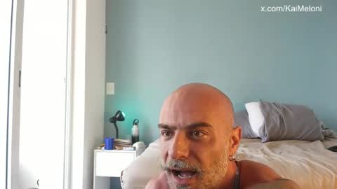 Snapshot of kairos_xx chatting on October 17, 1:04 pm Kairos Meucci online show from October 17, 1:04 pm