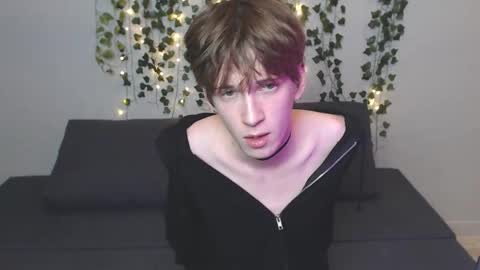 Snapshot of kaislutx chatting on October 16, 7:33 pm slutkai online show from October 16, 7:33 pm