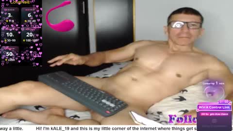 Snapshot of kale_19 chatting on February 27, 10:31 pm Kale online show from February 27, 10:31 pm
