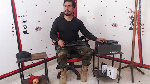 Snapshot of kalethbigdick88 chatting on October 15, 2:35 pm Kaleth online show from October 15, 2:35 pm
